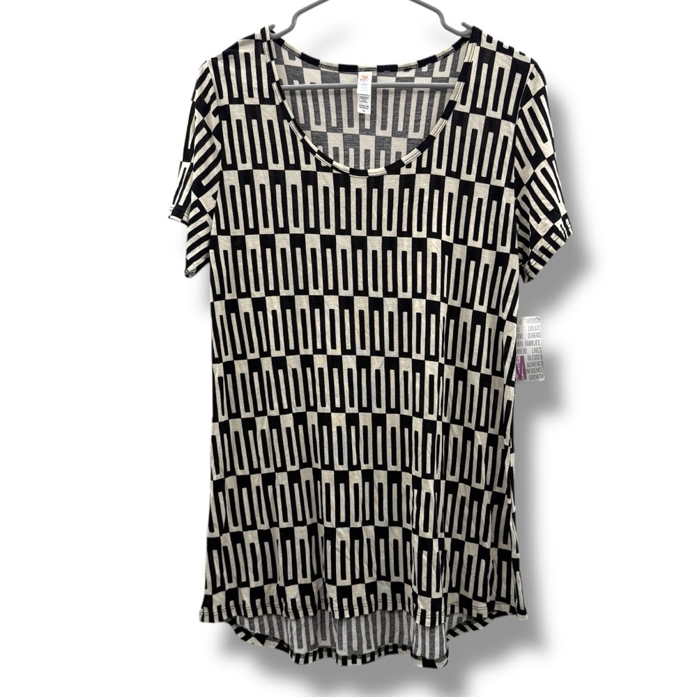 Lularoe NWT Classic T Shirt‎ Women’s Size Medium Black Off White Geometric Print